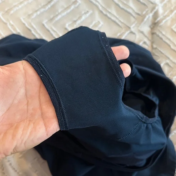 Lululemon Speed Up Mid Rise Lined Shorts 4” in True Navy - Picture 6 of 7